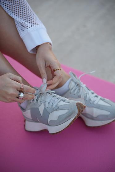 Kadınlara Özel Pilates Buluşması: Sakarya Tenis Akademisi'nde pilates matında hazırlık